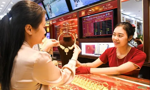 Từ ngày 9/2 người đi mua vàng phải tuyệt đối tuân thủ điều này để không bị phạt nặng
