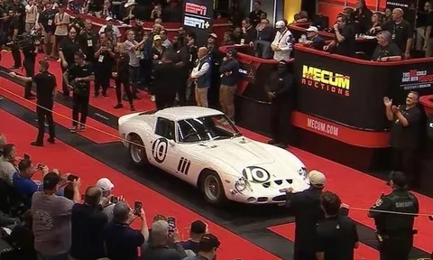 Chiếc Ferrari cũ này có gì khiến giới nhà giàu chi hơn 1.000 tỷ để sở hữu?