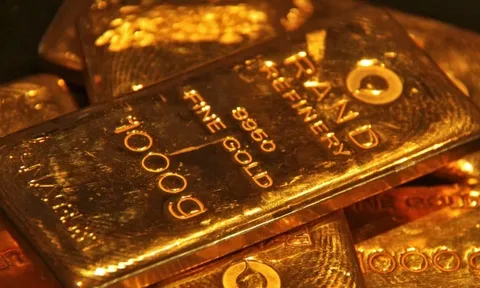 Giá vàng thế giới tăng hiếm thấy, điều gì đang xảy ra?