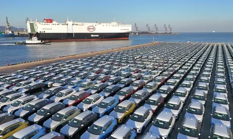 Thêm một chiến lược đáng sợ của xe điện Trung Quốc: Ngồi tại nhà ship xe đi khắp thế giới, doanh số tăng hơn 200% năm qua