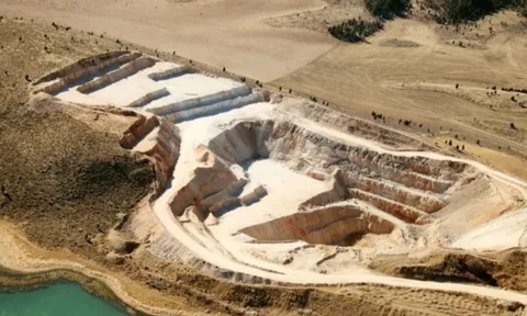 Phát hiện mỏ phốt phát 77 tỷ tấn: Bước ngoặt cho ngành xe điện toàn cầu, đủ cung ứng cho thế giới trong 50 năm