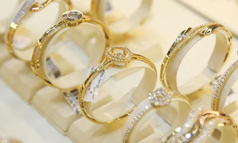 Giá vàng sáng 27/1: Vàng trong nước leo thang theo đà lập đỉnh của thế giới