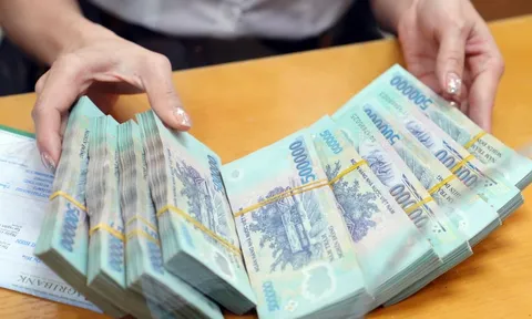 Mức tiền thưởng khi nhận Huy hiệu 30 năm tuổi Đảng, cần biết để hưởng đúng quyền lợi theo quy định mới nhất