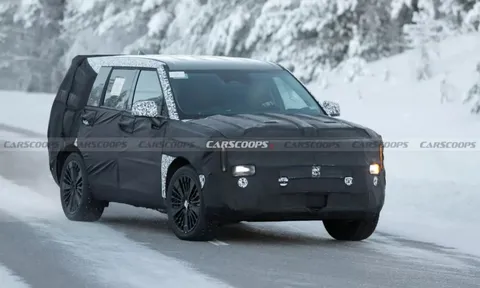 Santa Fe lộ diện phiên bản mới: Bỏ đèn chữ H, diện mạo mới gây tranh cãi