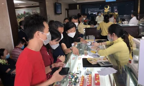 Giá vàng vượt ngưỡng 180 triệu đồng/lượng