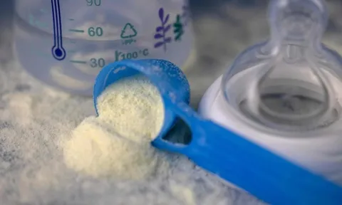 Phụ huynh Hàn Quốc hoảng loạn vì vụ thu hồi sữa Aptamil: “Tôi không biết phải làm sao nữa!”