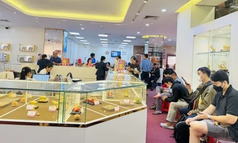 Giá vàng, bạc rơi tự do