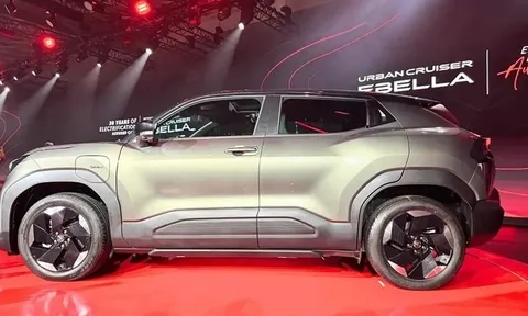 Không để chờ lâu, Toyota bán mẫu SUV điện cỡ B giá 520 triệu, khách Việt trẻ sẽ thích: Thiết kế ‘đầu búa’, tâm điểm là dải đèn LED, trang bị 7 túi khí cùng gói hỗ trợ lái