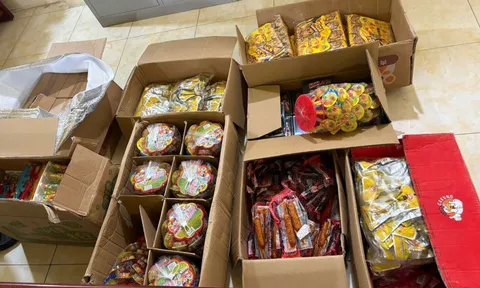 Phát hiện xe ô tô biển kiểm soát 20C-193.14 của V.Q.Đ chở bánh kẹo, đồ ăn vặt '3 không' tuồn ra thị trường cận Tết