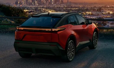 Toyota tung ‘quân bài chiến lược’ với mẫu SUV điện đi xa 467km/ 1 lần sạc: Thiết kế tương lai, có tính năng hỗ trợ khi tắc đường, giá chưa đến 1 tỷ