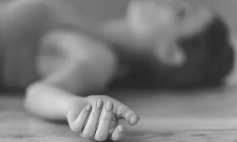 Người phụ nữ 48 tuổi tử vong vì "bóp mồm bóp miệng" ăn sáng theo kiểu "lạ đời"