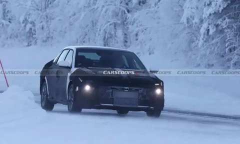 Đập đi xây lại: Hyundai Elantra 2027 bỏ hẳn thiết kế gây tranh cãi, mở rộng sang hybrid, liệu có sống sót giữa thời đại SUV?