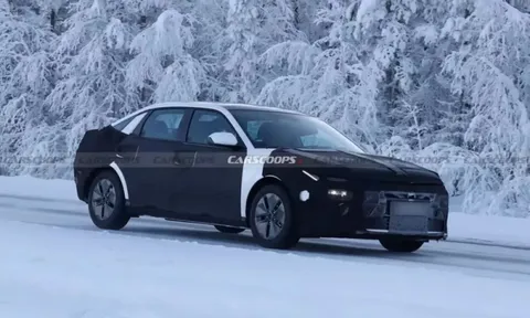 Quyết đấu SUV tới cùng: Hyundai Elantra 2027 vứt bỏ thiết kế gây tranh cãi, hé lộ nội thất AI, chuẩn bị thêm hybrid để phản công