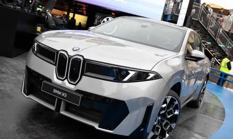 Mua xe sang tiền tỷ, khách hàng vẫn phải thuê lại chiếc camera 360 của chính mình