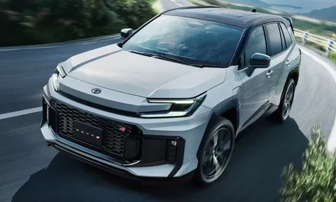 324 mã lực, chạy điện 150 km và bí mật giúp Toyota RAV4 PHEV 2026 cấp điện cho một ngôi nhà suốt 7 ngày