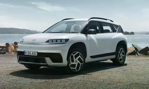 Không để chậm nhịp, Hyundai bán mẫu SUV điện thiết kế tương lai, giá hơn 1 tỷ xịn như Tesla Model Y: Nội thất khác biệt, chạy xa tới 562km/1 lần sạc