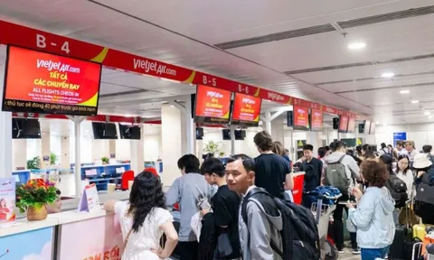 Giá vé máy bay Hà Nội - TP Hồ Chí Minh tăng vọt sau Tết