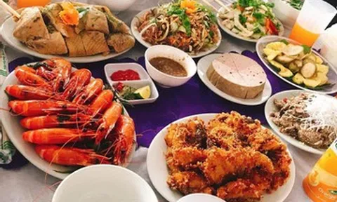 Tiệc mừng thọ bố 80 tuổi vắng khách, 20 mâm cỗ ế chỏng chơ, hàng xóm xì xào