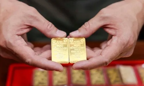 Tiền bán vàng chuyển vào tài khoản cá nhân có phải đóng thuế không?