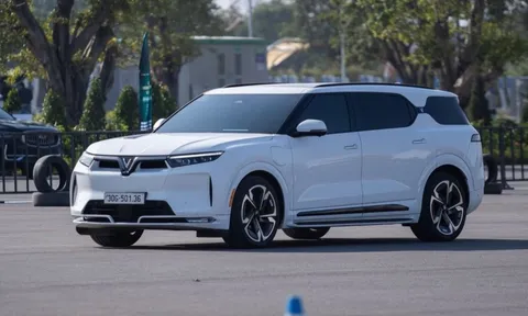 VinFast VF 9 là ‘xe sang giá rẻ’, chủ xe sau 2.000km cầm lái đã nói thật về các tính năng an toàn, ‘vạch rõ’ chi phí nuôi xe