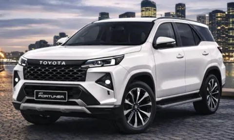 Lộ ảnh chạy thử Toyota Fortuner 2026 tại Thái Lan: Khung gầm rời, bổ sung công nghệ Hybrid, ngoại hình cơ bắp, ngập tràn công nghệ quyết đấu Ford Everest