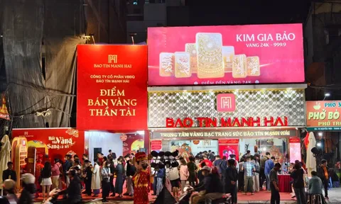 Hơn 20h tối ngày Vía Thần Tài: Bảo Tín Mạnh Hải vẫn chưa 'hạ nhiệt'