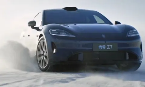 'Porsche Taycan' Trung Quốc mới thử nghiệm đã gây náo loạn: Ngoại hình đạo nhái, sang-xịn-mịn trong phân khúc, giá yêu thương