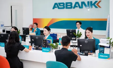 Hơn 40% cổ phiếu chào bán không có người mua, ABBank phân phối lại cho 24 cá nhân
