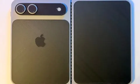 iPhone gập đầu tiên lộ thiết kế: Màn hình 7,8 inch, mở ra giống iPad mini, có thể ra mắt cùng iPhone 18 Pro