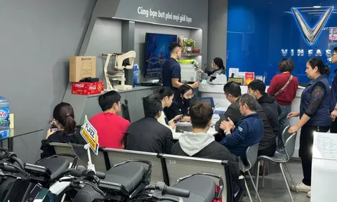 Xe máy điện 'cháy hàng': Showroom bán gấp 3-4 lần, nhiều mẫu xe phải chờ cả tuần mới nhận, đại lý không dám nhận thêm đặt cọc