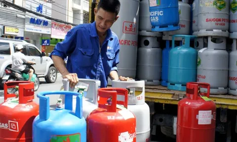 Giá gas tăng lần thứ 3 trong tháng, bình 12 kg lên hơn 504.000 đồng