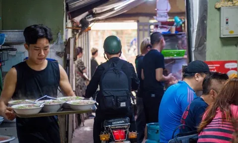 Giá phở, bún Hà Nội nhích lên, nhiều quán tăng thêm 3.000 - 5.000 đồng/bát