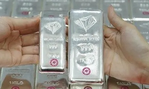 Giá bạc hôm nay 13/3: Trong nước và thế giới cùng giảm sâu