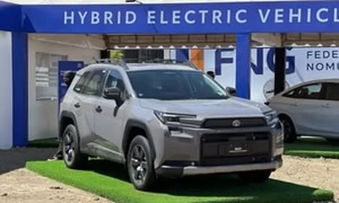 Toyota tung bản RAV4 Hybrid 2026 tiêu chuẩn cho Đông Nam Á: SUV hybrid AWD nhưng giá mềm bất ngờ, nhắm thẳng Honda CR-V