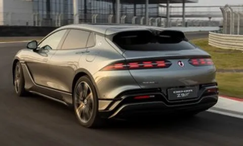 Mẫu sedan điện đến từ thương hiệu lớn đi một mạch 1.036km/1 lần sạc, kích thước ngang Porsche Panamera: Có 2 phiên bản tùy chọn, nội thất nhìn mê ly, giá có ‘rẻ như cho’?