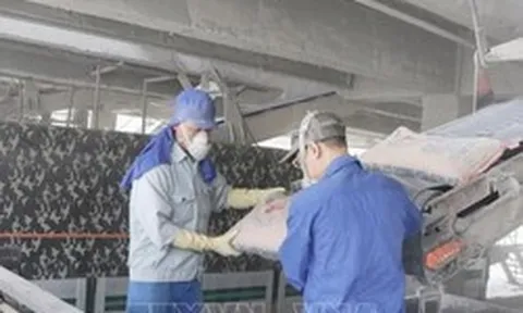 Giá xi măng tăng lần thứ ba trong quý I