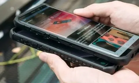 Thứ mà hầu hết người dùng điện thoại đều mua nhưng lại vô tình hại máy, khiến thiết bị kém sang