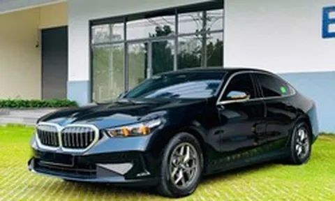 Lăn bánh chưa hết 1 bình xăng, chiếc BMW 520i đời mới này được rao bán rẻ hơn khoảng 300 triệu đồng so với giá hãng