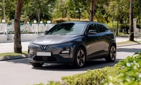 VF 6 và VF 7 thế hệ mới sắp lên dây chuyền: VinFast tăng tốc 'lột xác' dải SUV điện cuối năm nay