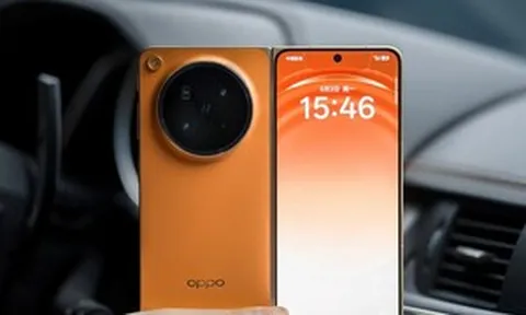 Một mẫu điện thoại gập 'xóa sổ' điểm yếu lớn nhất: Giá gần 65 triệu có gì đặc biệt?