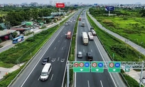 Đi trên cao tốc xe gặp sự cố, tài xế bắt buộc thực hiện thao tác này: Làm sai sẽ bị phạt tới 14 triệu đồng và trừ 6 điểm GPLX