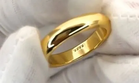 Cụ H. đem 19 chỉ vàng đi bán nhưng bất ngờ bị công an ngăn chặn