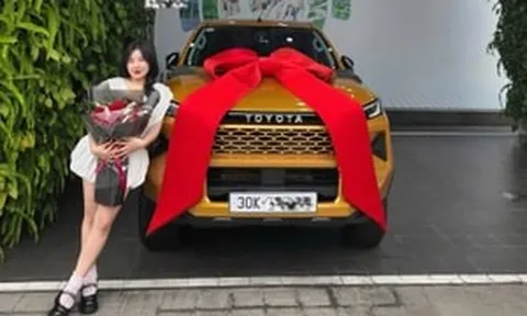Bỏ tiền tỷ tậu Toyota Hilux đi giao hàng: Nữ giám đốc ngậm ngùi cất xe vì lệnh cấm phố