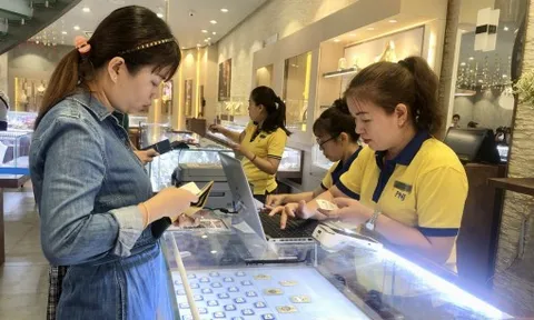 Giá vàng giảm thêm 5,1 triệu đồng/lượng