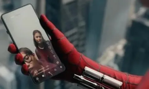 Tạm biệt Xperia, người nhện đu trend màn hình gập cùng Galaxy Z Flip7