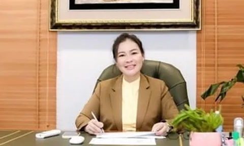 Doanh nhân Nguyễn Ngọc Tiền - vợ cũ Quý Bình mua ô tô vì đam mê nhưng lại lanh lợi để ‘tiền đẻ ra tiền’, vẫn đi xe máy Attila