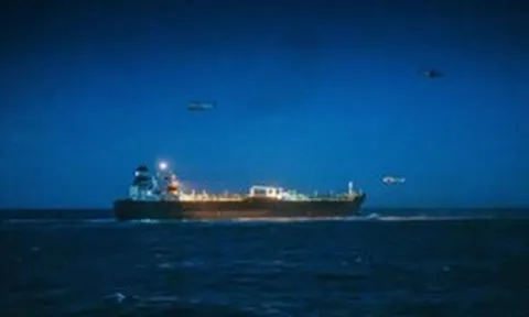 Ông lớn Trung Quốc vừa tuyên bố chưa có kế hoạch mua hàng, Iran lập tức tìm được khách hàng chốt đơn 5 triệu thùng dầu thô