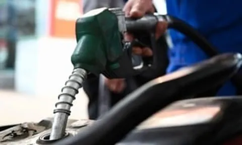 Giá xăng dầu điều chỉnh từ 23h hôm nay