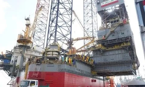 Cận cảnh "siêu giàn khoan" hiện đại nhất PV Drilling vừa được đặt tên tại TPHCM