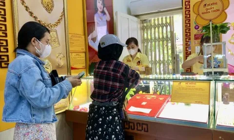 Giá vàng quay đầu giảm